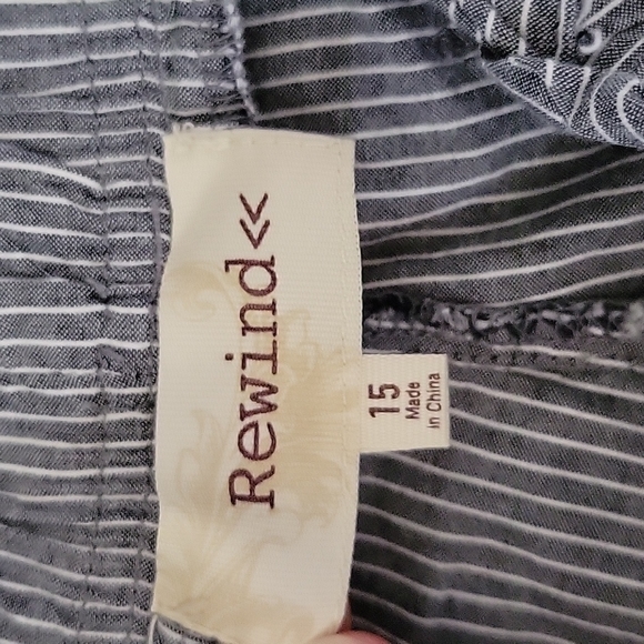 Blue and white striped pull on shorts with ruffle waist size 15 - Picture 3 of 6